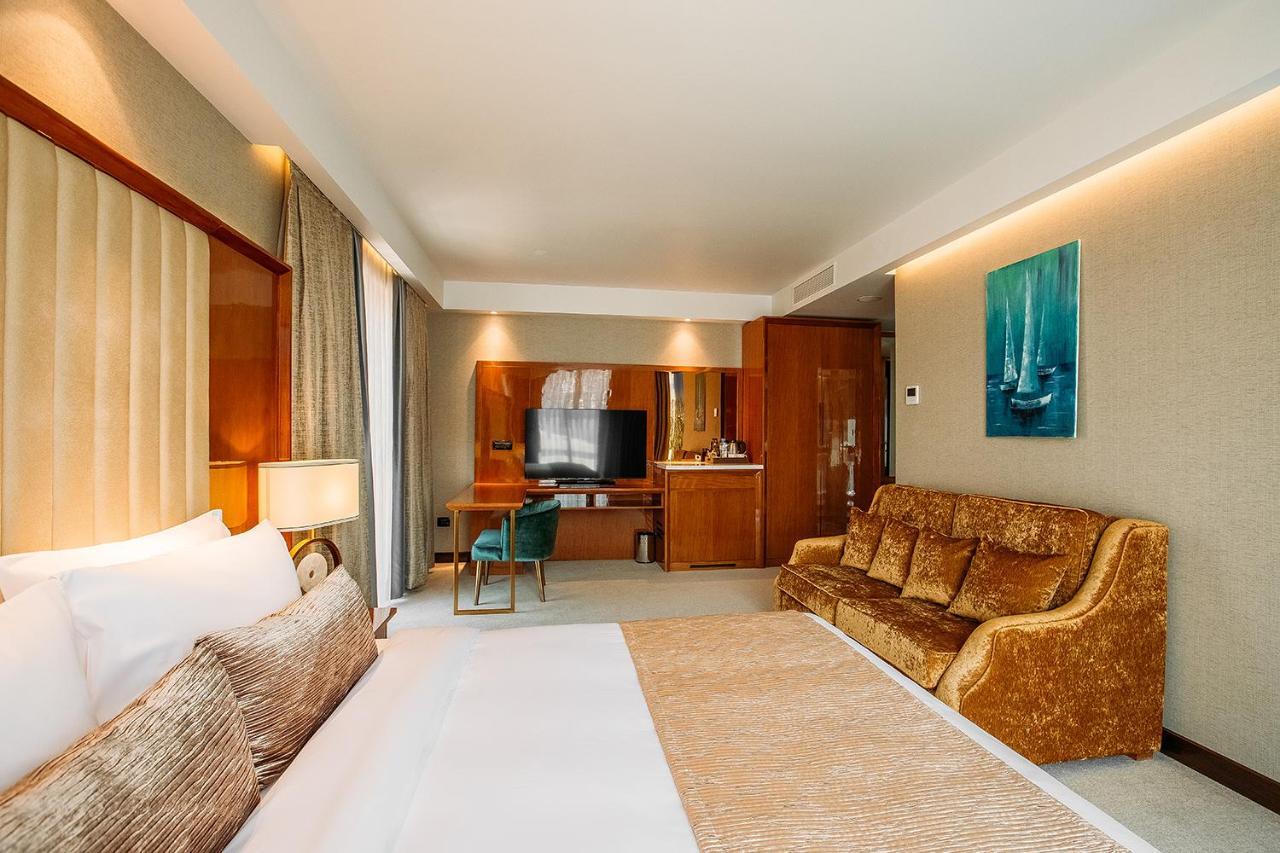 Marjan Plaza Hotel ティビリシ エクステリア 写真