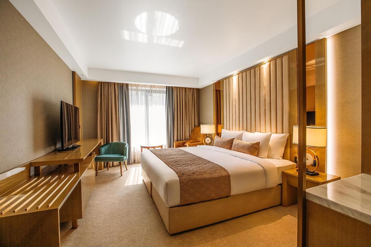 Marjan Plaza Hotel ティビリシ エクステリア 写真