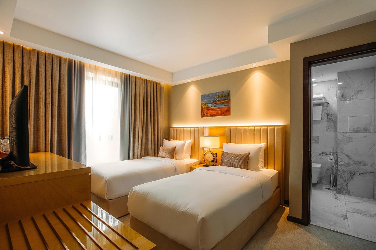 Marjan Plaza Hotel ティビリシ エクステリア 写真