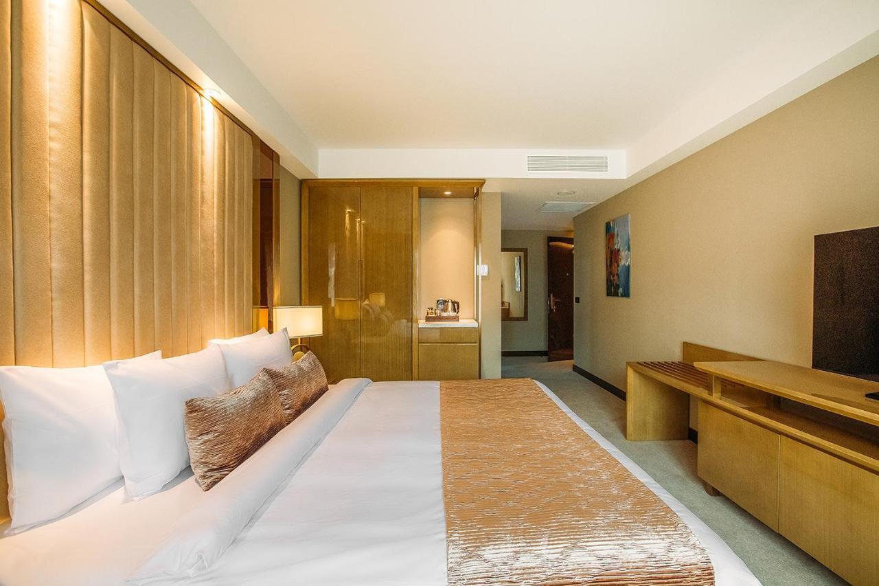 Marjan Plaza Hotel ティビリシ エクステリア 写真