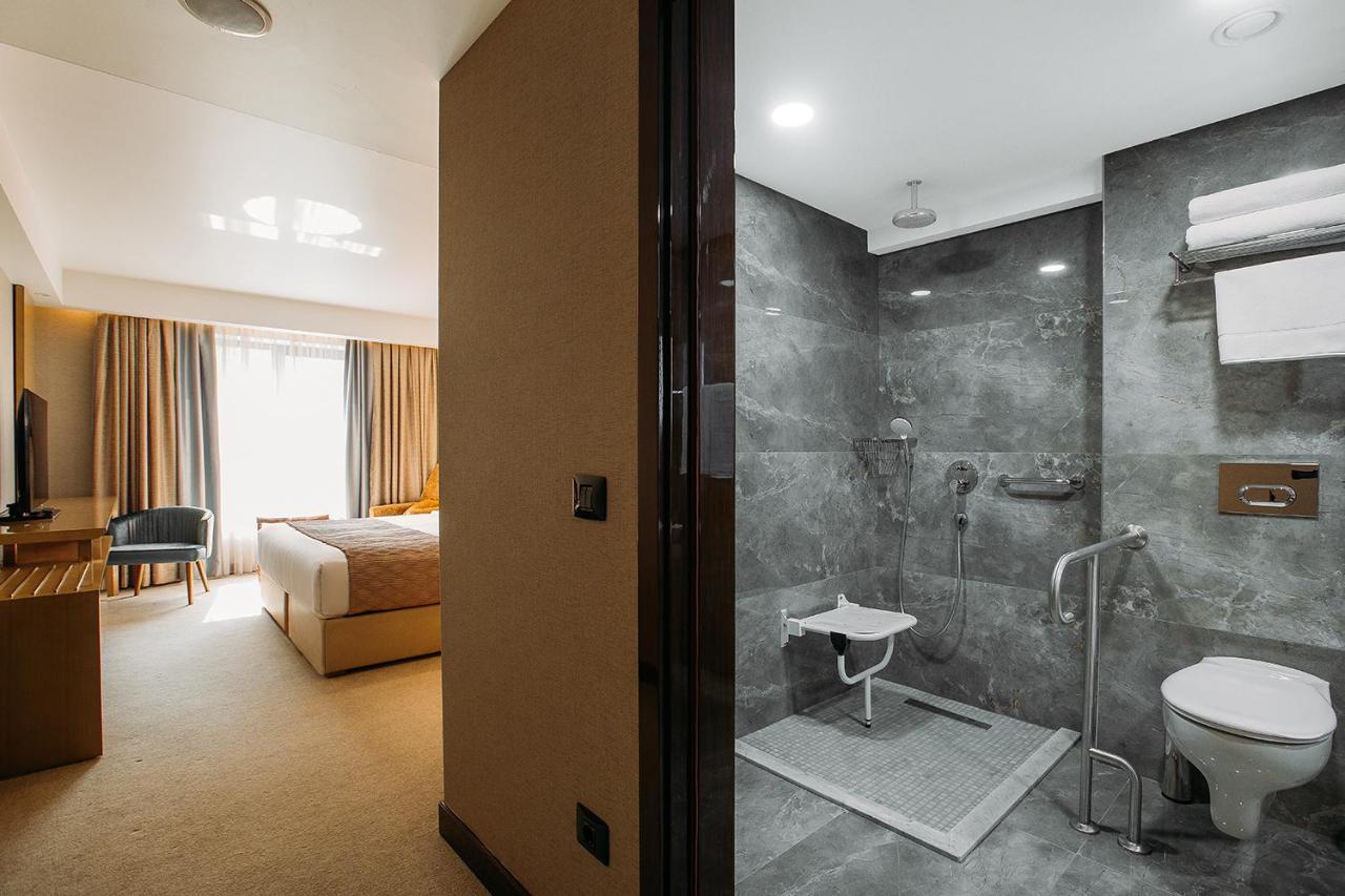 Marjan Plaza Hotel ティビリシ エクステリア 写真