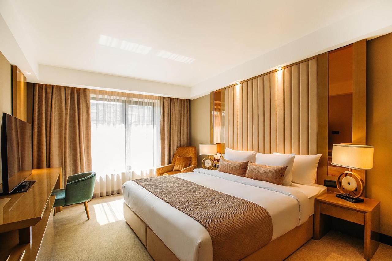 Marjan Plaza Hotel ティビリシ エクステリア 写真